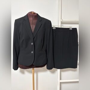 Calvin Klein Women's Suit Blazer & Skirt sz 12